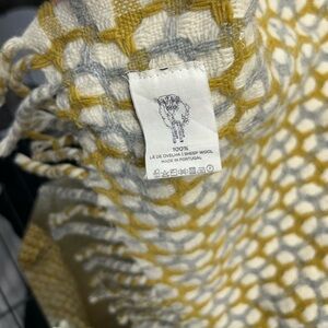 Mantecas Burel Wool Blanket – Vintage Light Grey & Darker Green